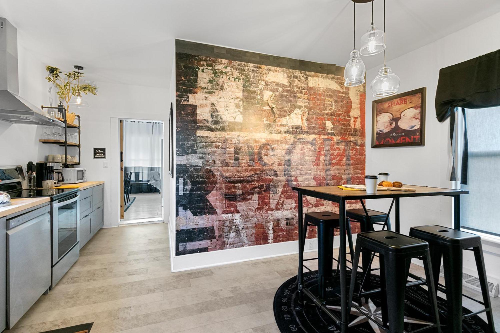 Compass Cove Downtown Home スタージョンベイ エクステリア 写真